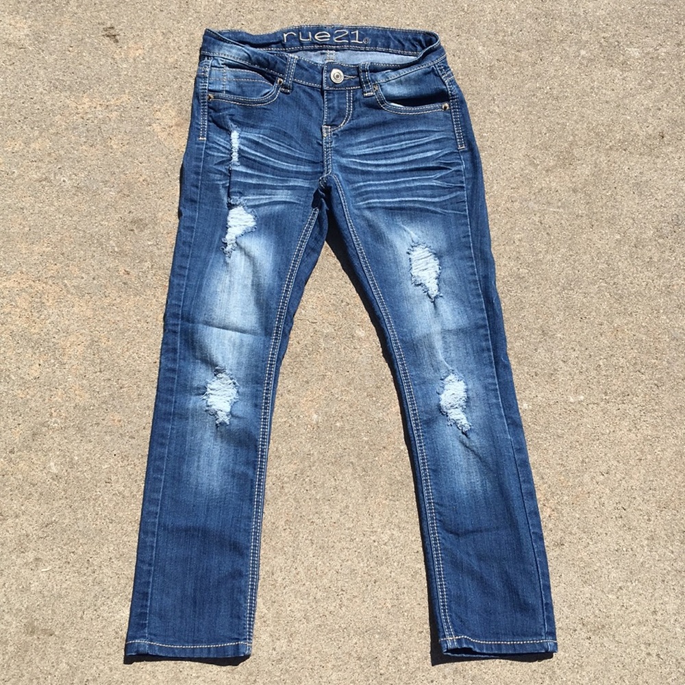 Rue 21 ripped cropped jeans